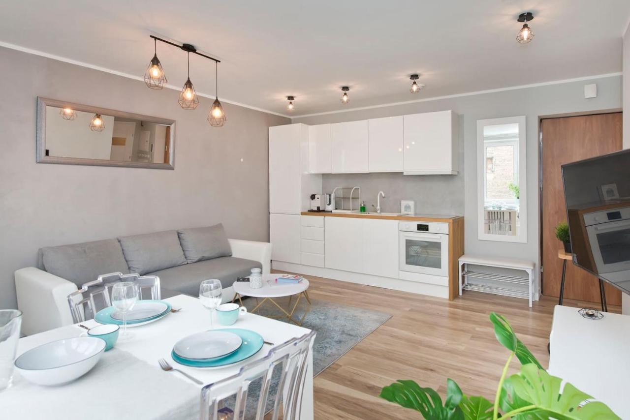 Stay Hip In Vibrant Centrally Located Apartment In Old Town Gdansk Ngoại thất bức ảnh